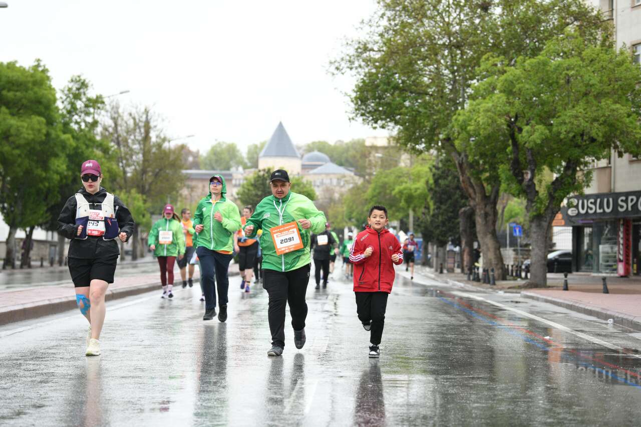 Binlerce kişi iyilik için Konya’da koştu 25